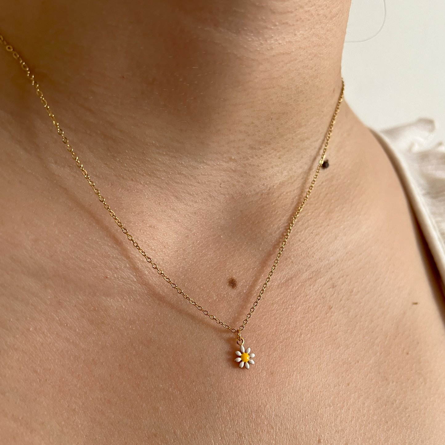 Mini Daisy Necklace