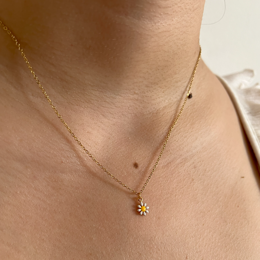 Mini Daisy Necklace