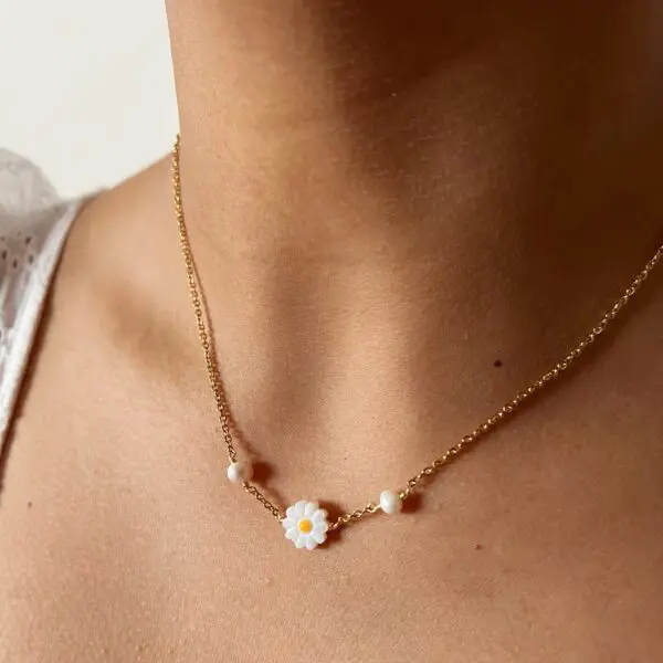 daisy necklace